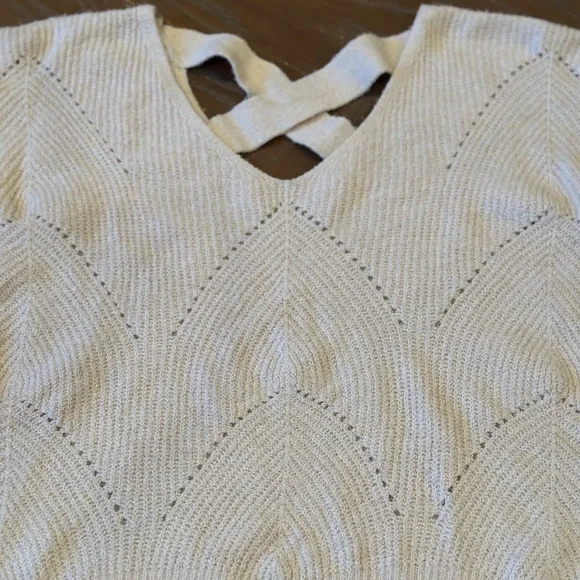 Elegant Cream V-Neck Sweater - Picture 4 of 4
